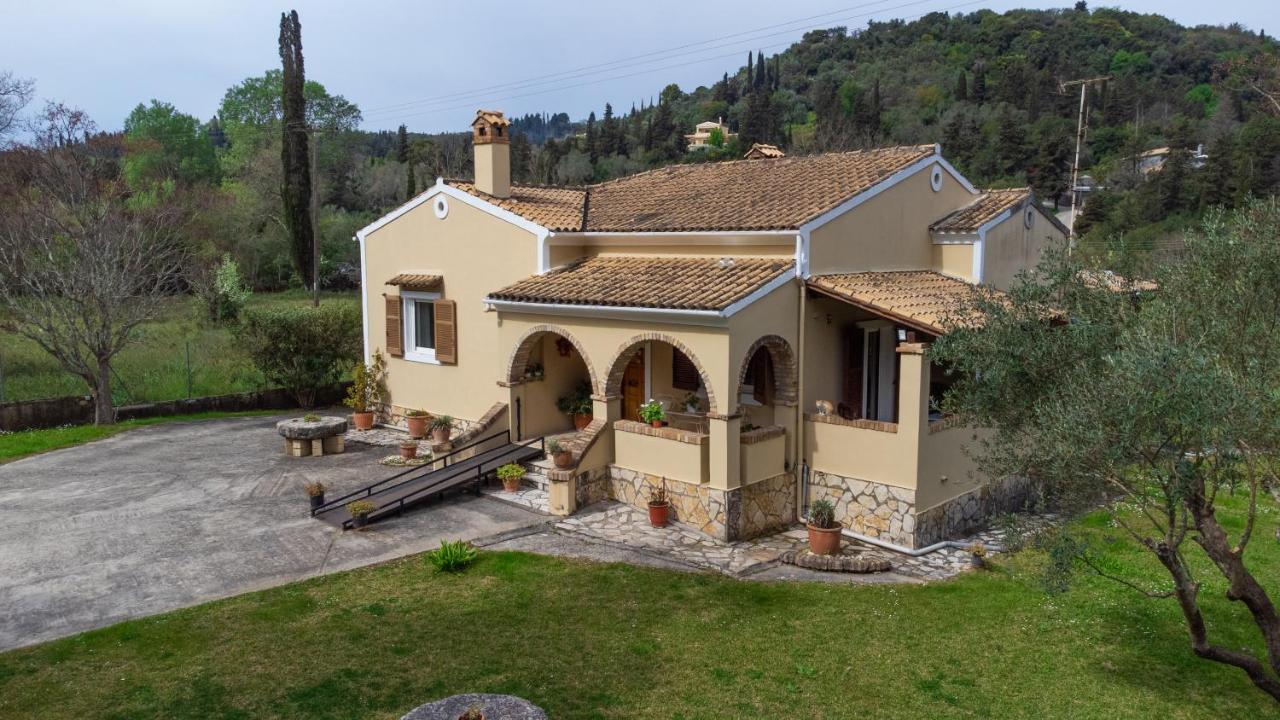 Villa Haris Gazátika Екстериор снимка