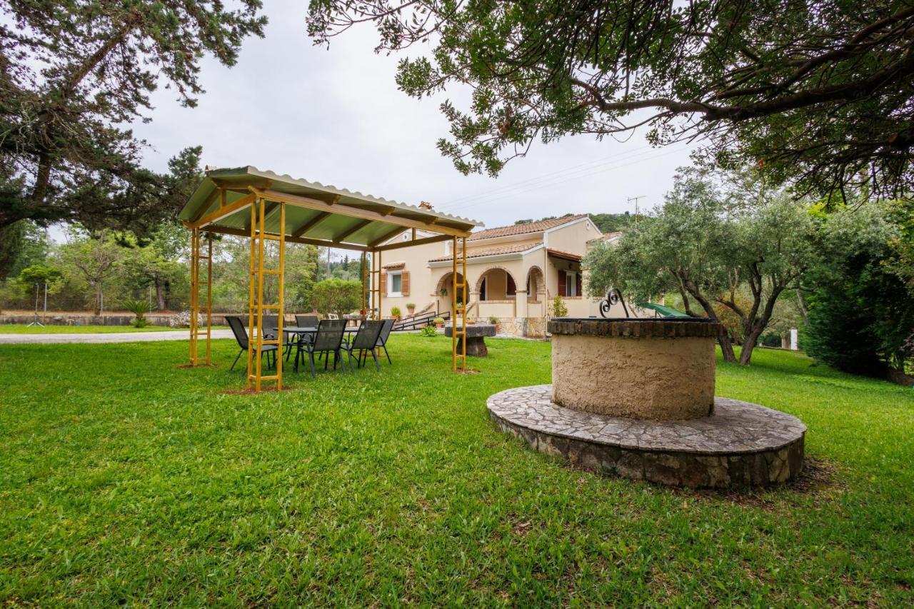 Villa Haris Gazátika Екстериор снимка